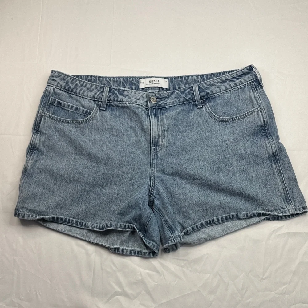 Hollister Classic Blue Denim Shorts size 18 or 34 low rise 5” baggy Jean short